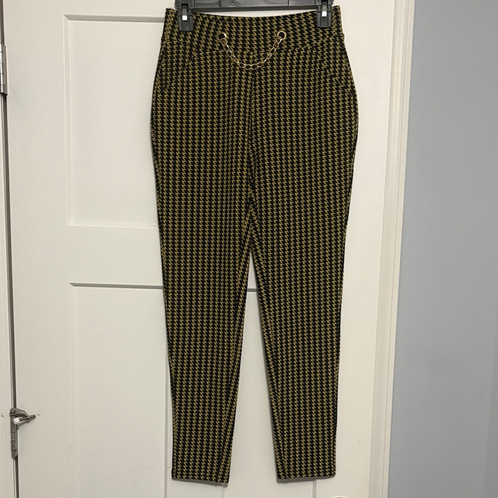 High-Waist Houndstooth Leggings with Chain Detail - Yellow/Black